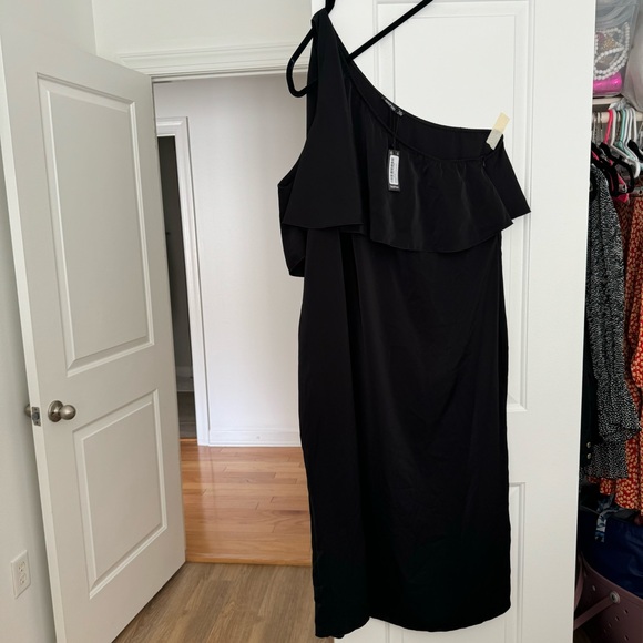 NWT Boohoo one shoulder midi dress - Picture 2 of 2